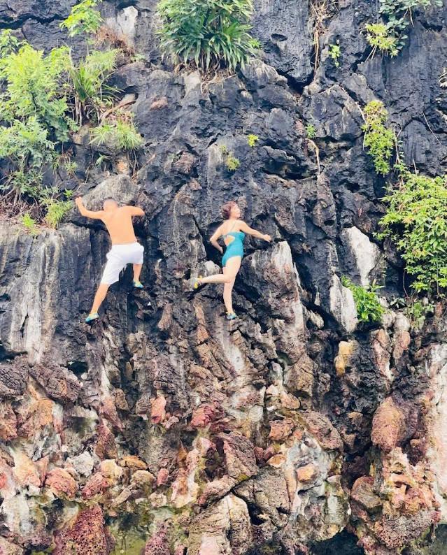 Eco Floating Cai Beo Farm stay Cat Ba Island