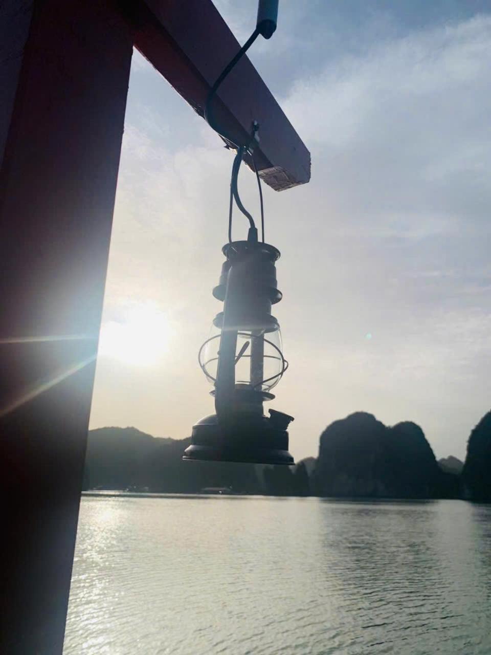 Eco Floating Cai Beo Cat Ba Island